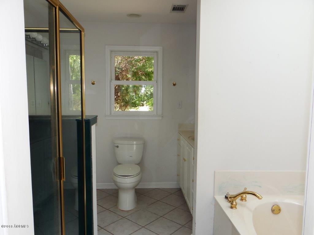 7609 Patterson Road Beaufort, SC 29906 - Photo 18 of 34 MASTER BATH