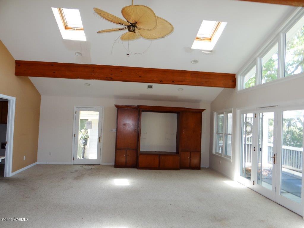 7609 Patterson Road Beaufort, SC 29906 - Photo 4 of 34 FAMILY ROOM