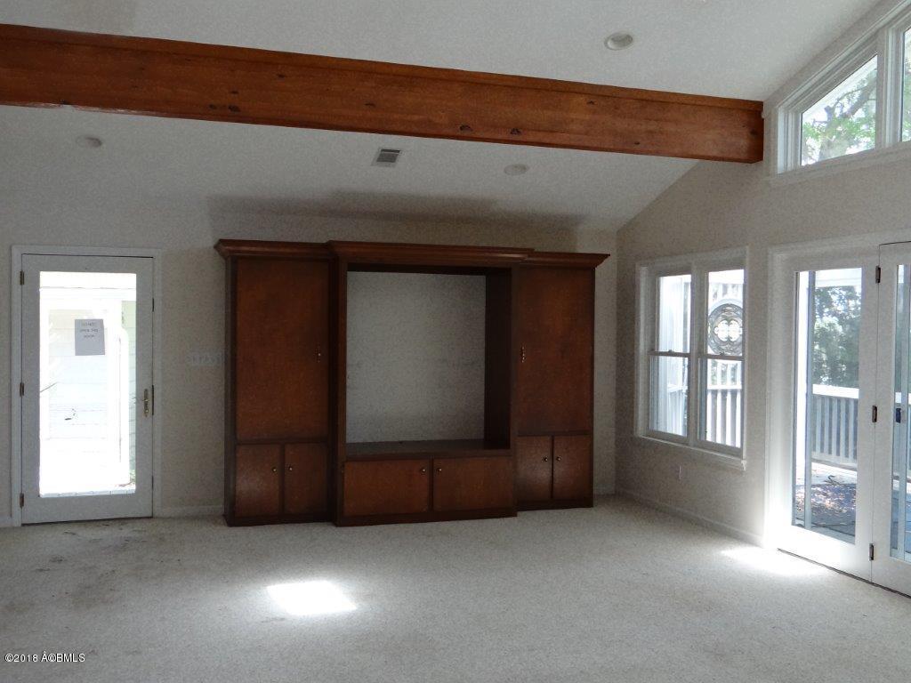 7609 Patterson Road Beaufort, SC 29906 - Photo 6 of 34 FAMILY ROOM