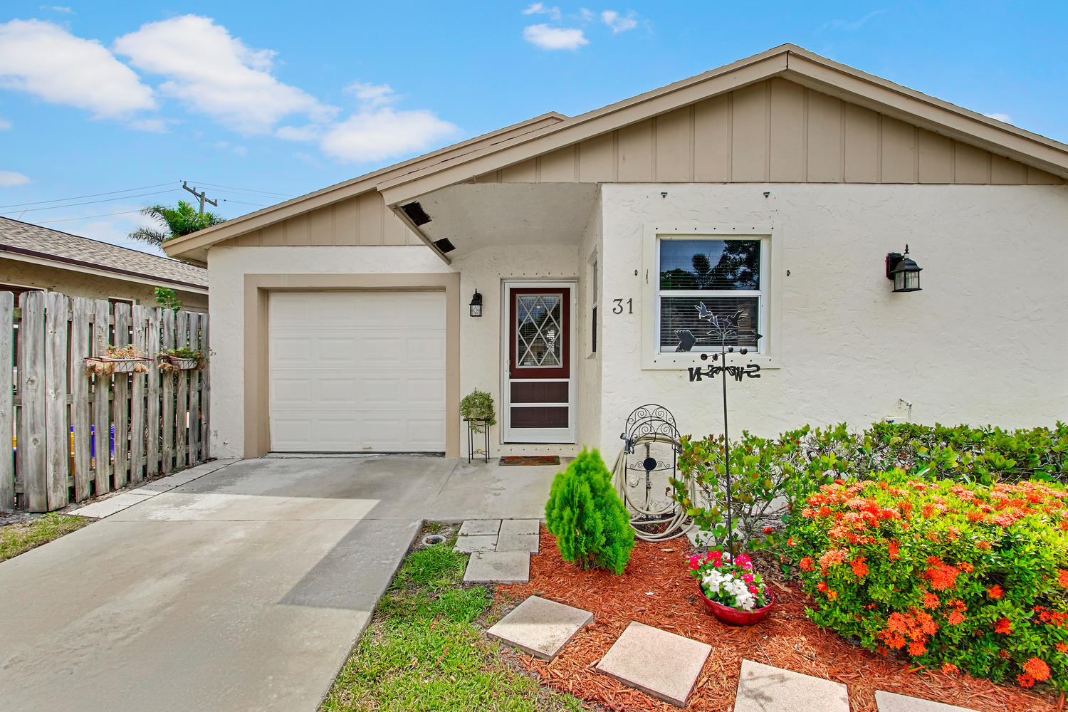 141 East Riverside Drive, Unit 31 Jupiter, FL 33469 - Photo 3 of 19 Front view