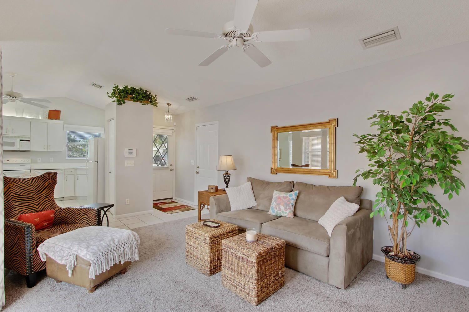 141 East Riverside Drive, Unit 31 Jupiter, FL 33469 - Photo 5 of 19 141 E Riverside Dr Jupiter FL-large-005-