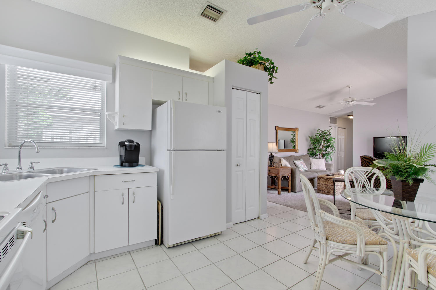 141 East Riverside Drive, Unit 31 Jupiter, FL 33469 - Photo 8 of 19 141 E Riverside Dr Jupiter FL-large-008-