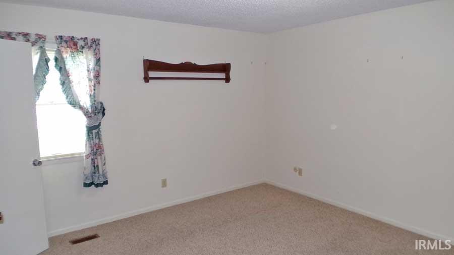1312 Ridgeway Avenue Vincennes, IN 47591 - Photo 15 of 28 Gallery Image 15