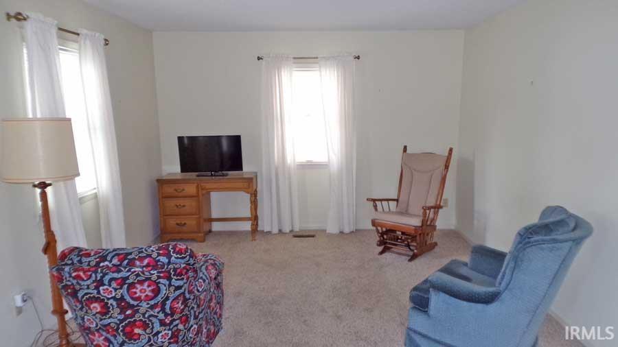 1312 Ridgeway Avenue Vincennes, IN 47591 - Photo 5 of 28 Gallery Image 5