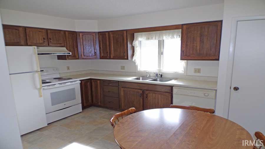 1312 Ridgeway Avenue Vincennes, IN 47591 - Photo 7 of 28 Gallery Image 7