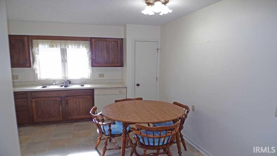1312 Ridgeway Avenue Vincennes, IN 47591 - Photo 8 of 28 Gallery Image 8