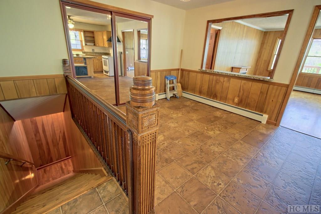 70 Summit Road Otto, NC 28763 - Photo 6 of 36 Gallery Image 6