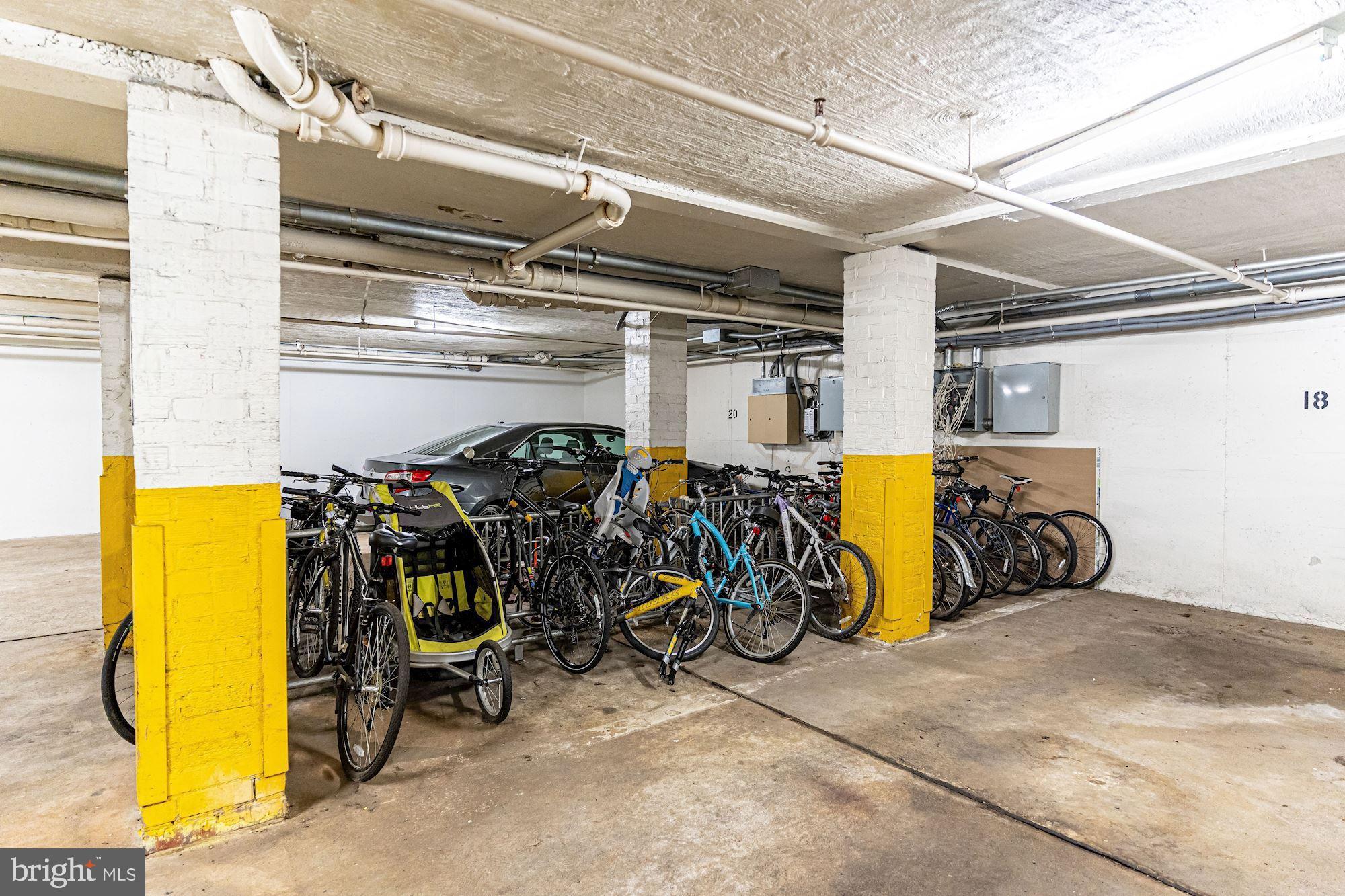 3900 Tunlaw Road Northwest, Unit 103 Washington, DC 20007 - Photo 27 of 41 a view of a room with gym equipment