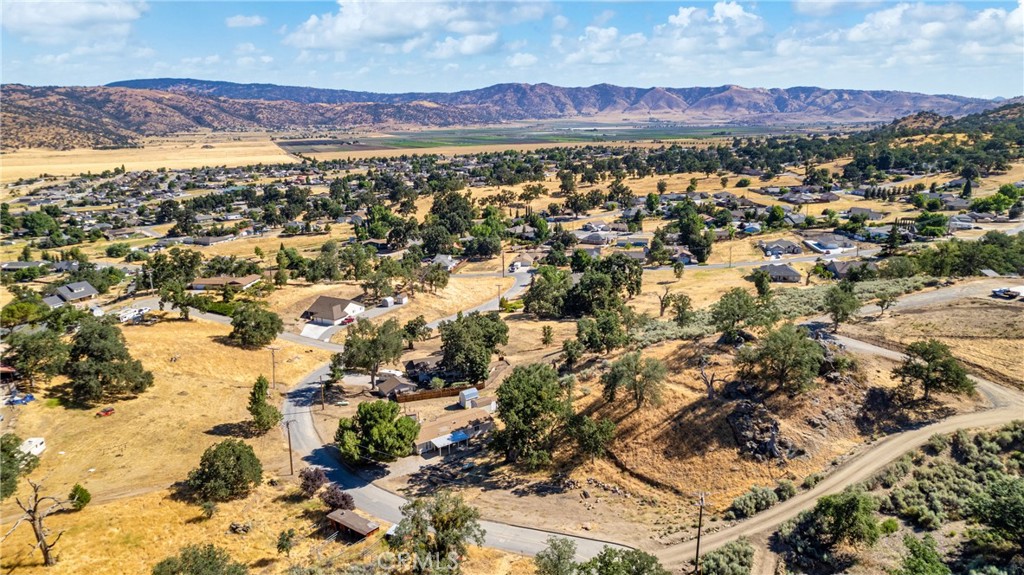 17500 High Gun Drive Tehachapi, CA 93561 - Photo 18 of 46 view of city and mountain