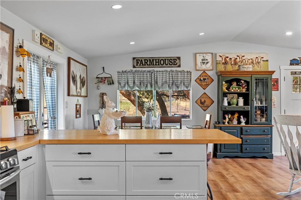 17500 High Gun Drive Tehachapi, CA 93561 - Photo 25 of 46 a view of living room with furniture and cabinets