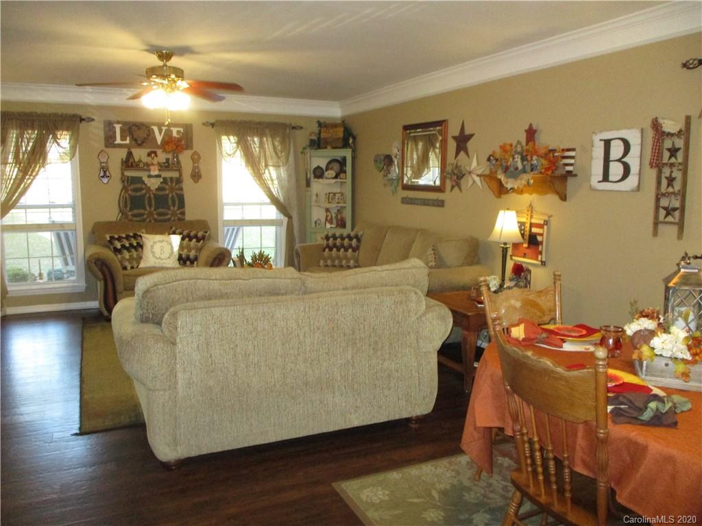 3003 Setters Lane Lancaster, SC 29720 - Photo 3 of 31 Gallery Image 3