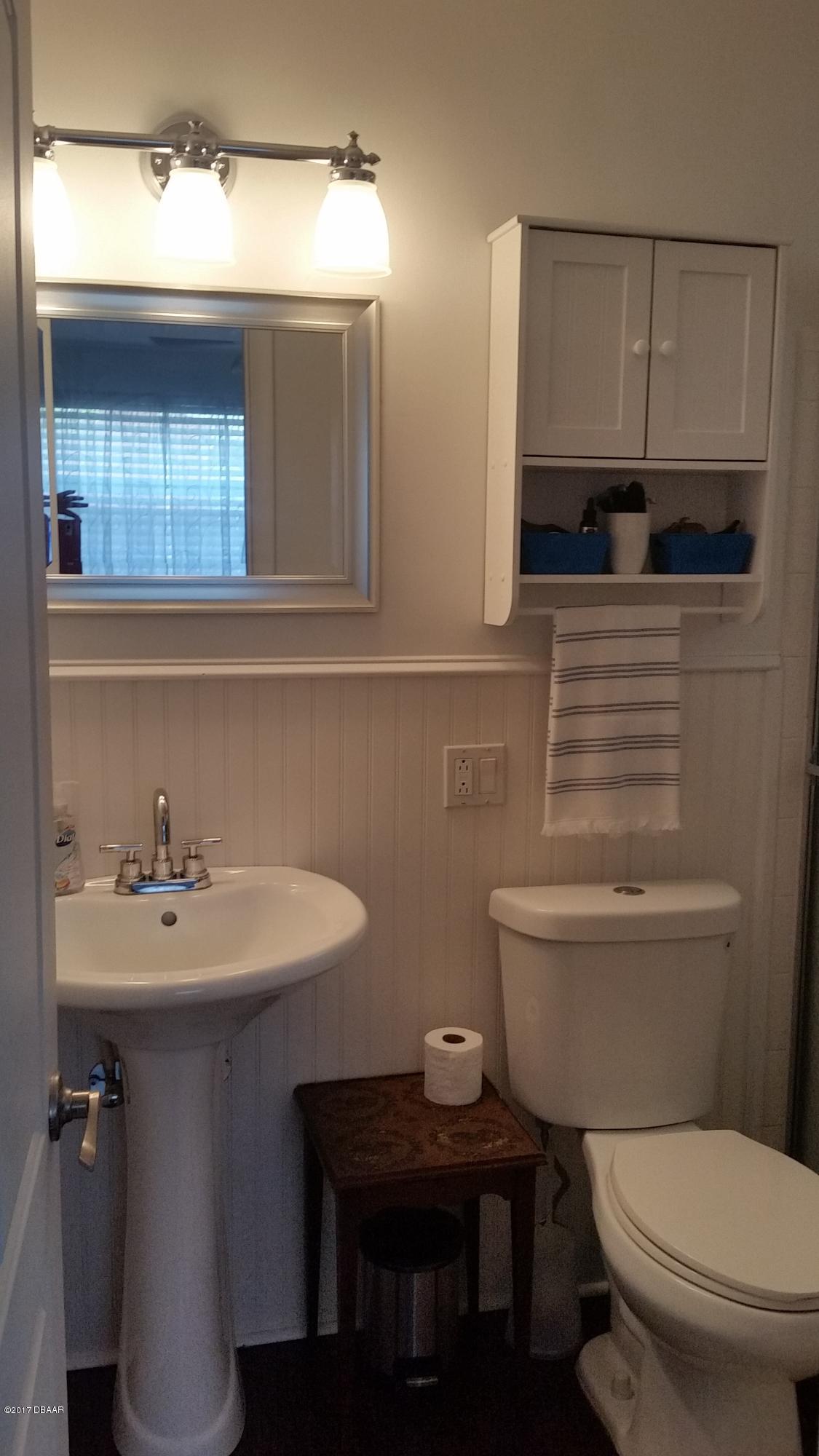 2177 Nottingham Road South Daytona, FL 32119 - Photo 11 of 20 Master Bath