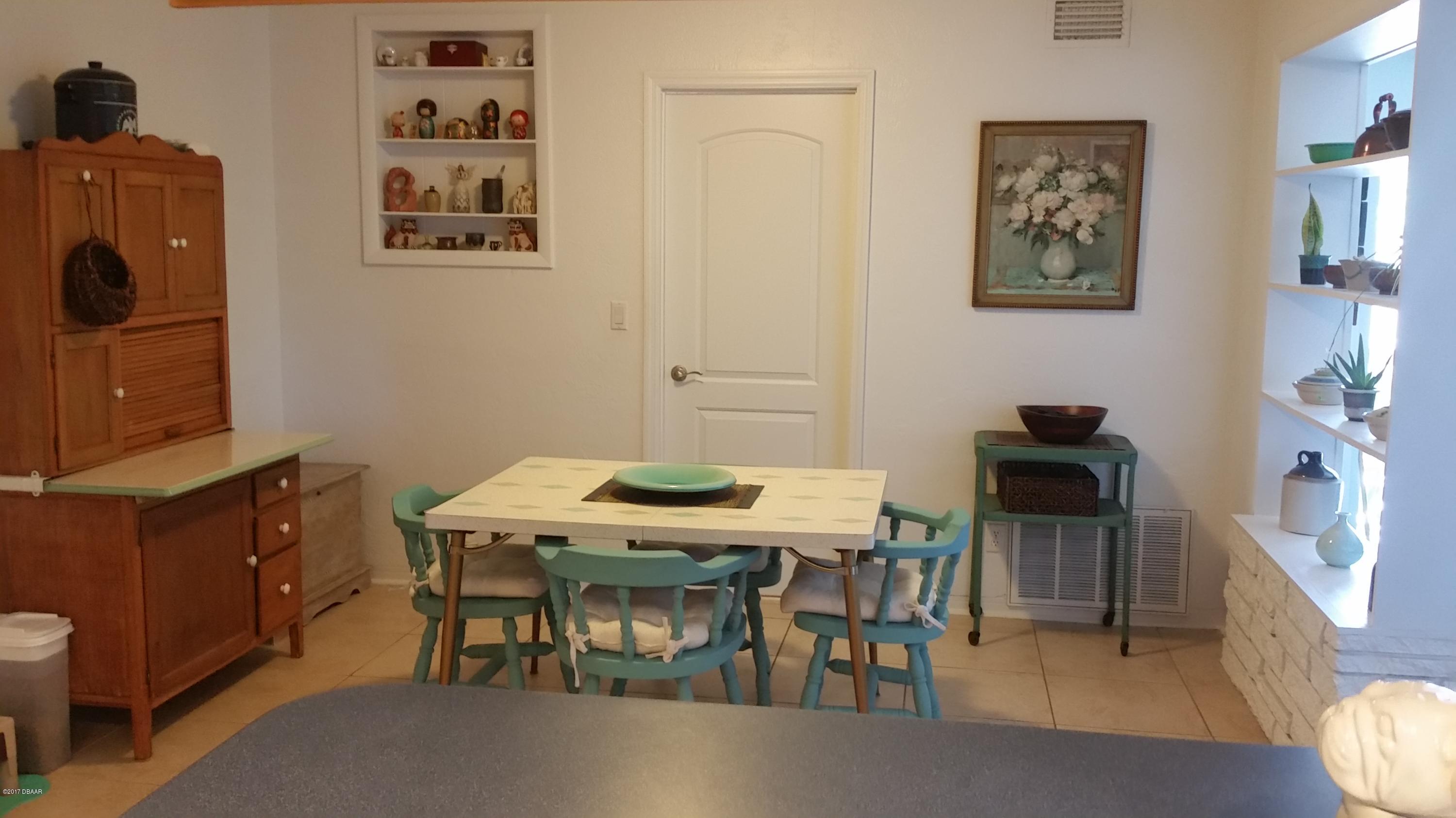 2177 Nottingham Road South Daytona, FL 32119 - Photo 3 of 20 Dining room