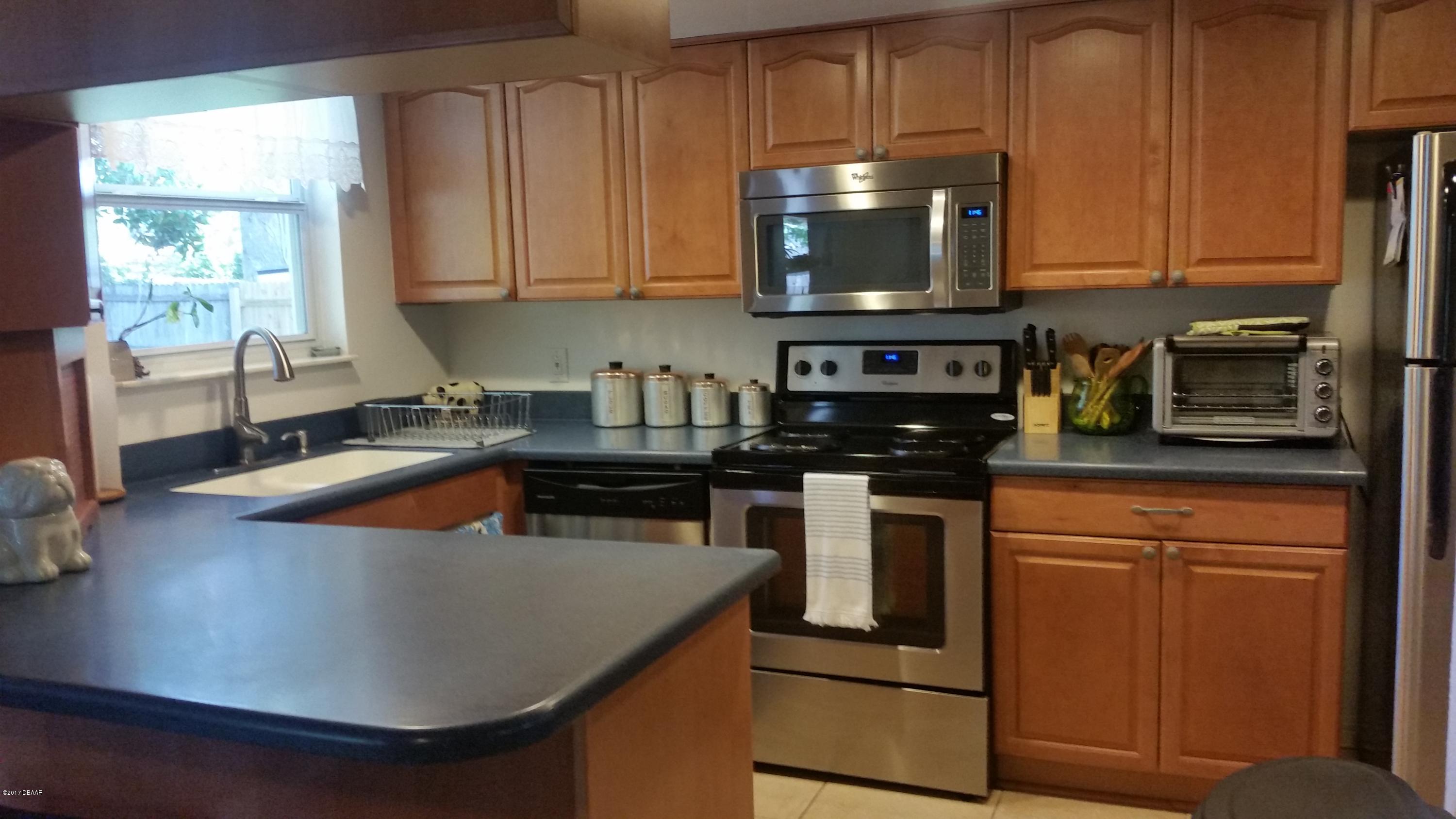 2177 Nottingham Road South Daytona, FL 32119 - Photo 6 of 20 Kitchen