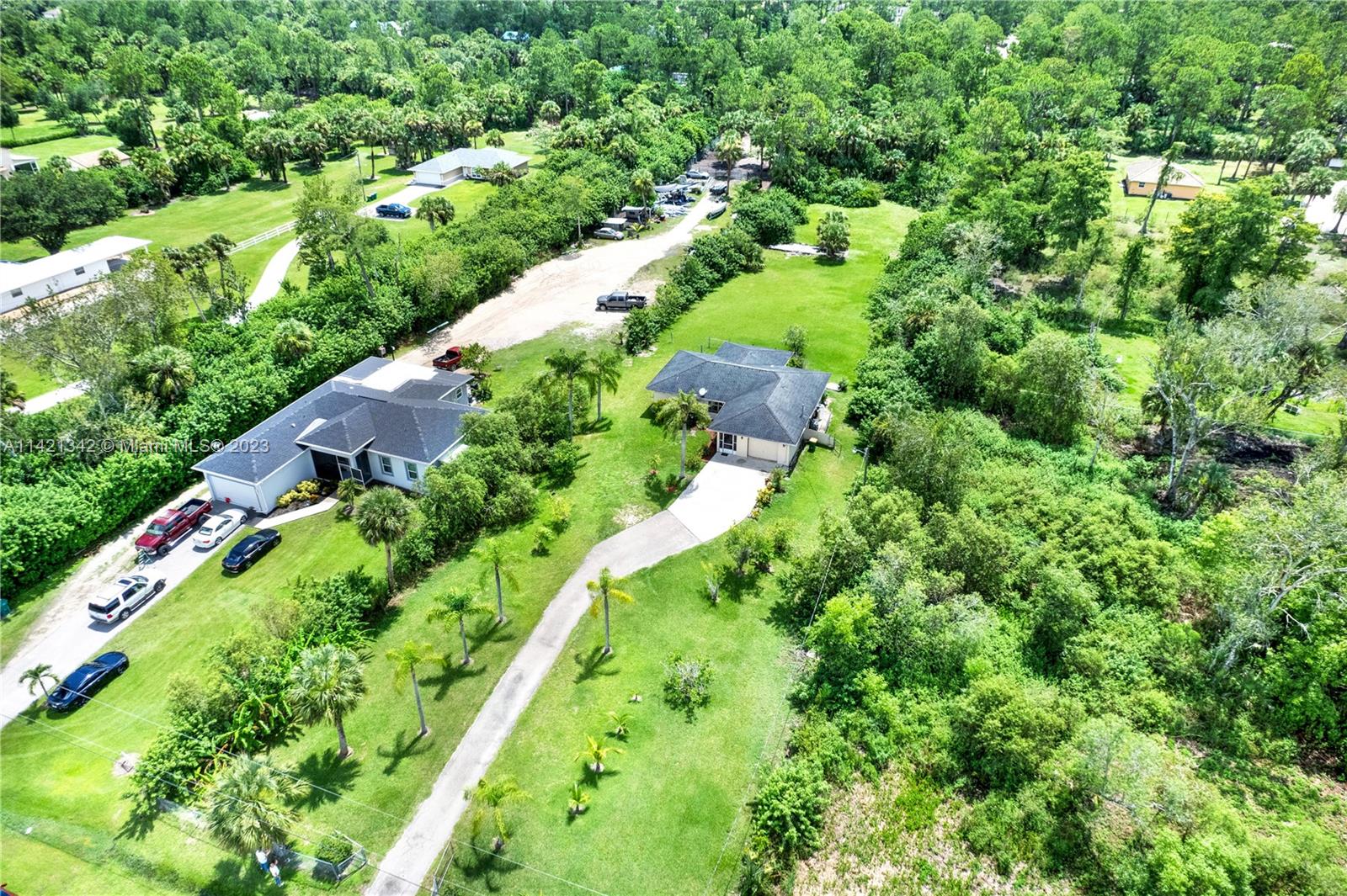 1480 Southwest 17th Street Naples, FL 34117 - Photo 34 of 36 a view of a garden with plants