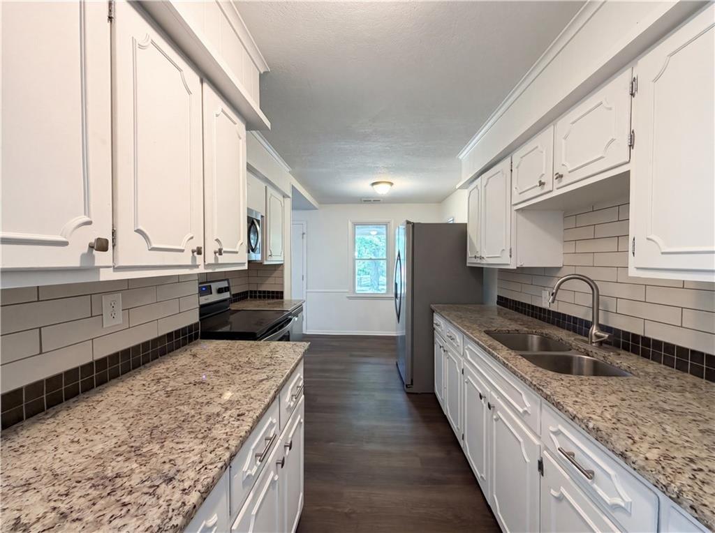 1825 Northeast Bren Mar Road Lee's Summit, MO 64086 - Photo 8 of 16
