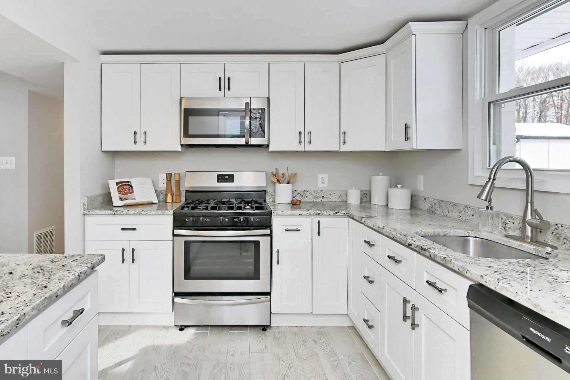 13105 Haddock Road Woodbridge, VA 22193 - Photo 4 of 35 Gallery Image 4