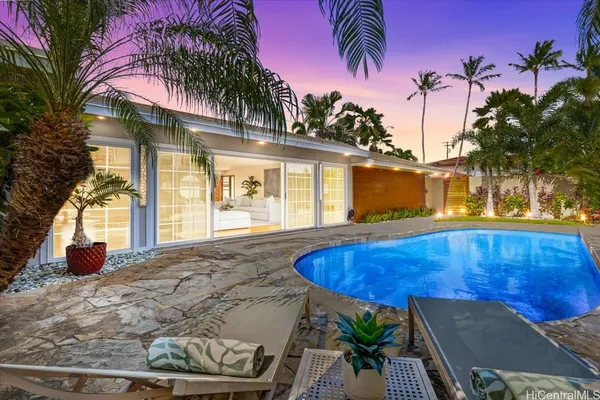 $2,985,000 | 916 Hunakai Street, Honolulu, HI 96816