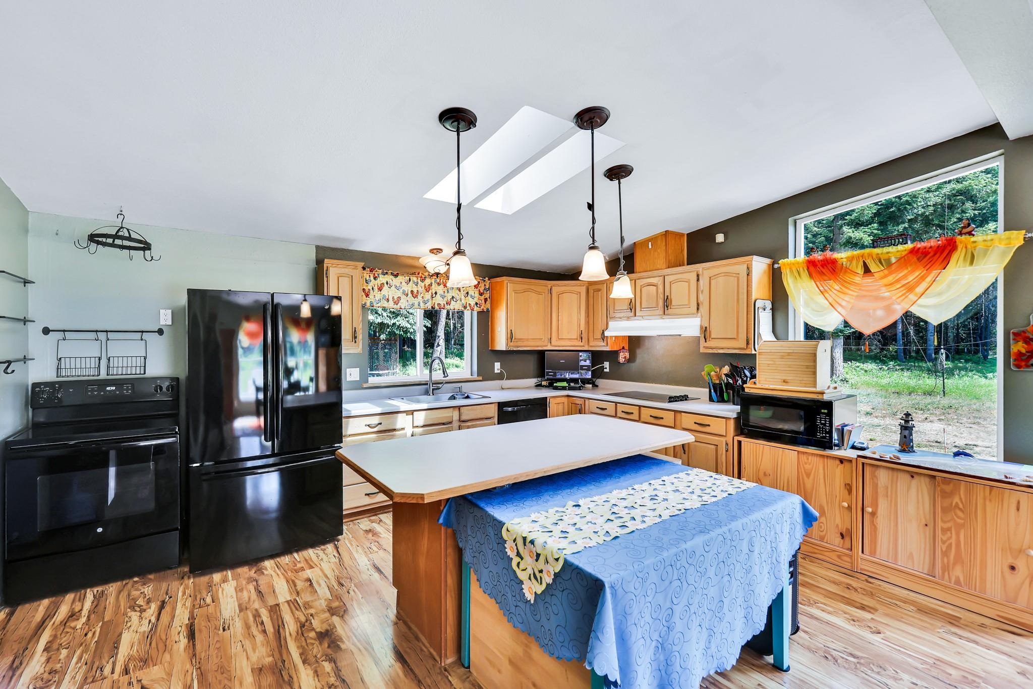 962 Stohr Road Newport, WA 99156 - Photo 2 of 30 Gallery Image 2
