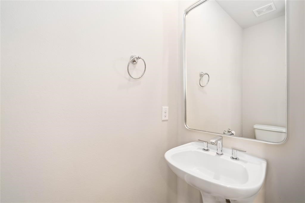 9658 Knight Road Houston, TX 77045 - Photo 13 of 19