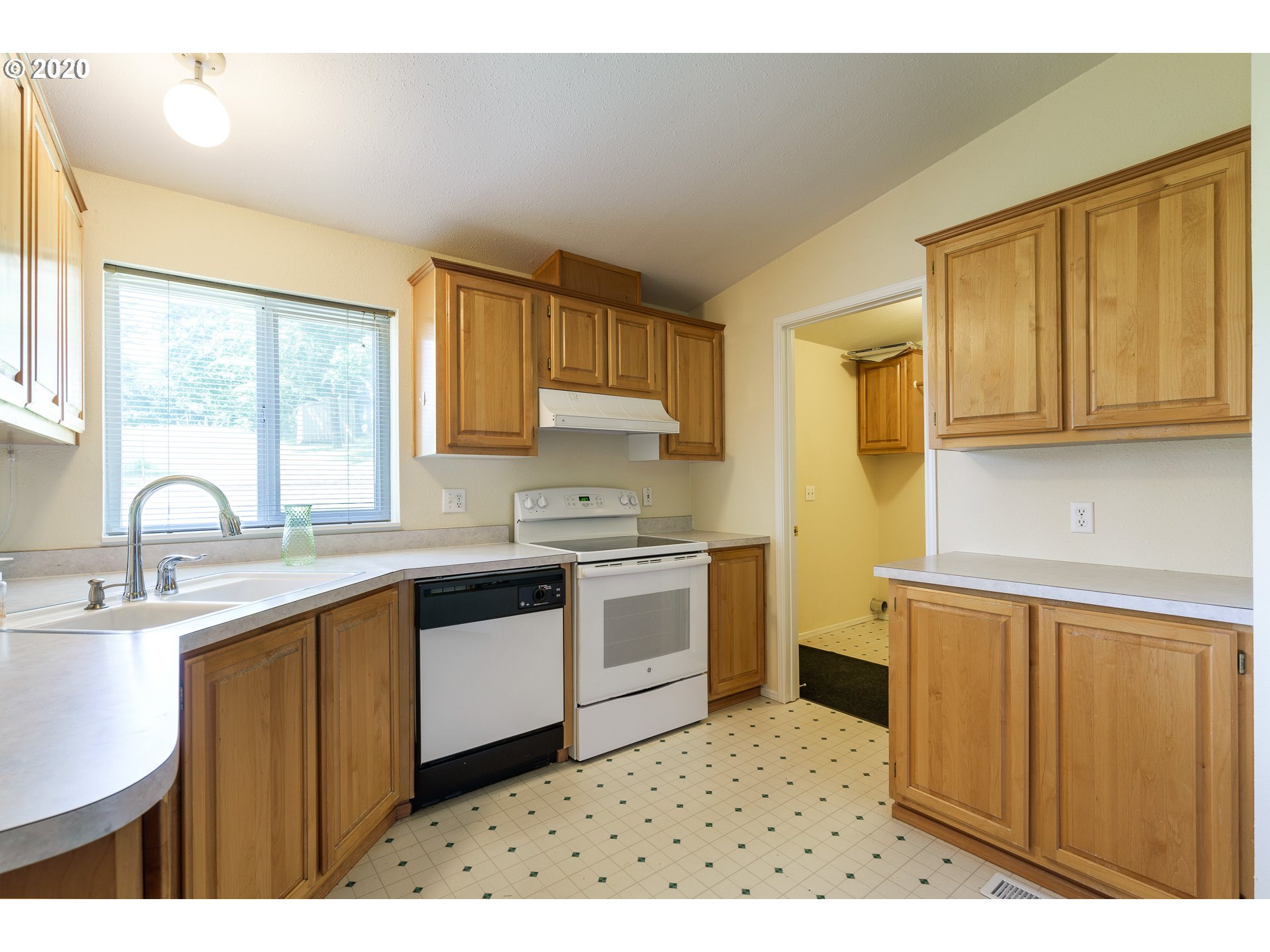 18177 Southwest Kramien Road Newberg, OR 97132 - Photo 5 of 29 Gallery Image 5