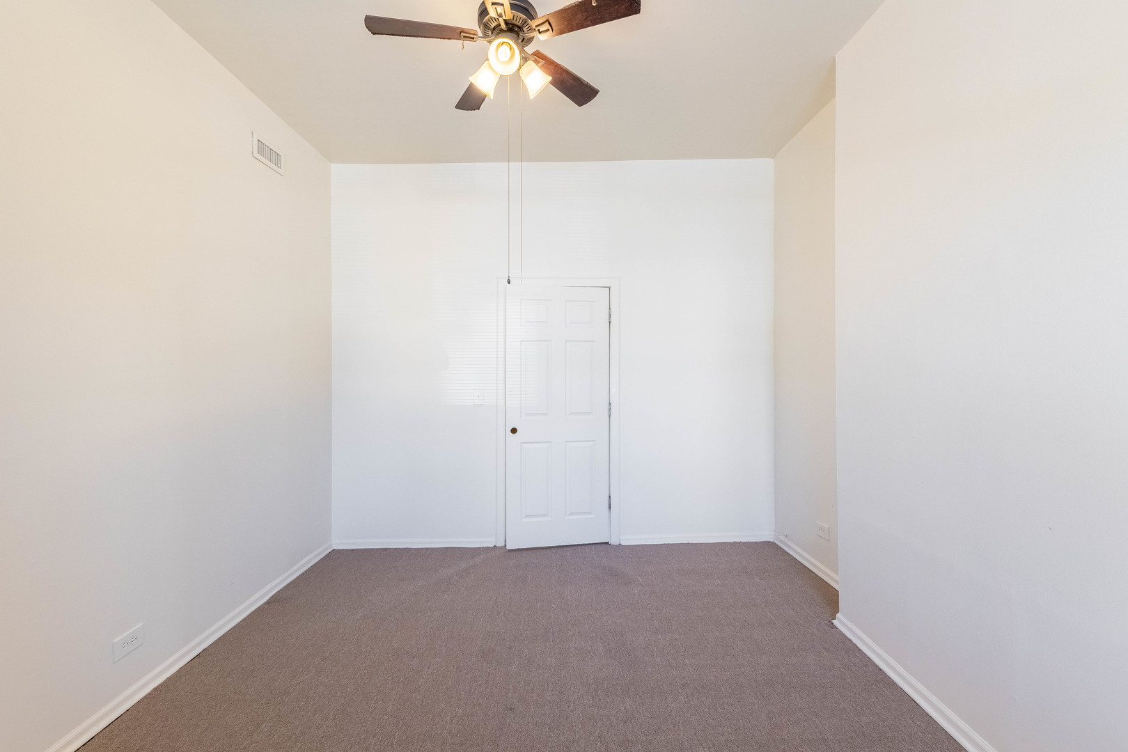 4823 South Indiana Avenue Chicago, IL 60615 - Photo 12 of 30 a view of an empty room