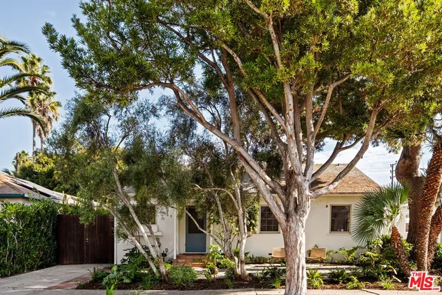 $2,100,000 | 1016 Indiana Court, Venice, CA 90291