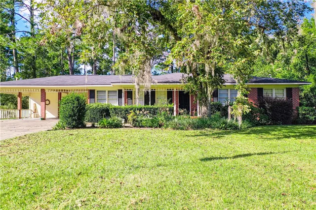 $309,000 | 118 Pinehurst Drive, Blackshear, GA 31516