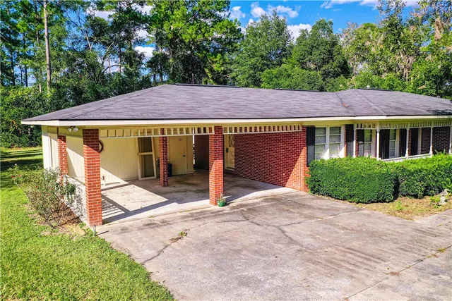 $309,000 | 118 Pinehurst Drive, Blackshear, GA 31516