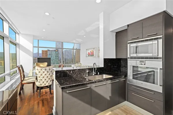 $2,180,000 | 900 West Olympic Boulevard, Unit 31J, Los Angeles, CA 90015