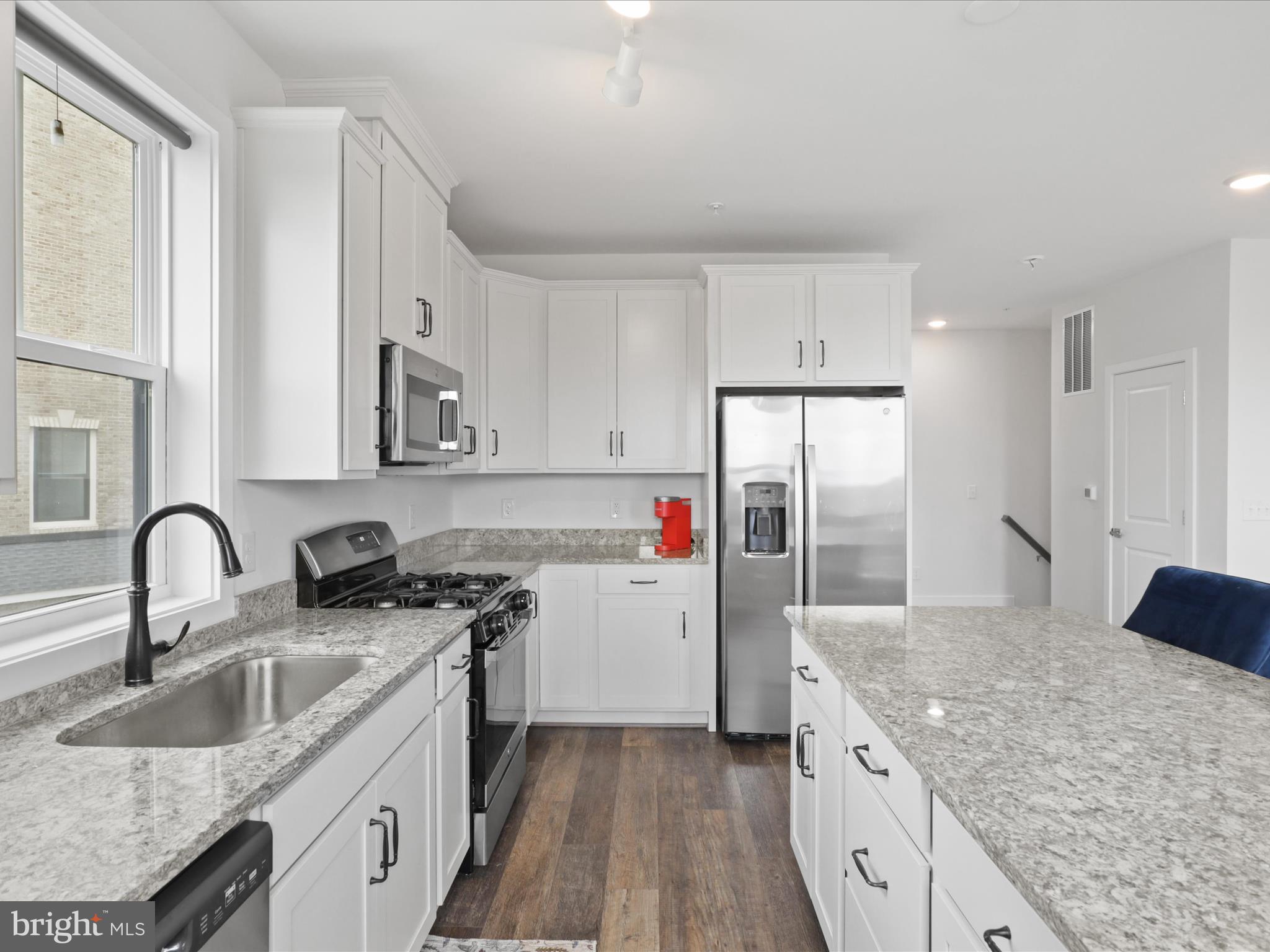 20789 Lamlash Terrace Ashburn, VA 20147 - Photo 18 of 46