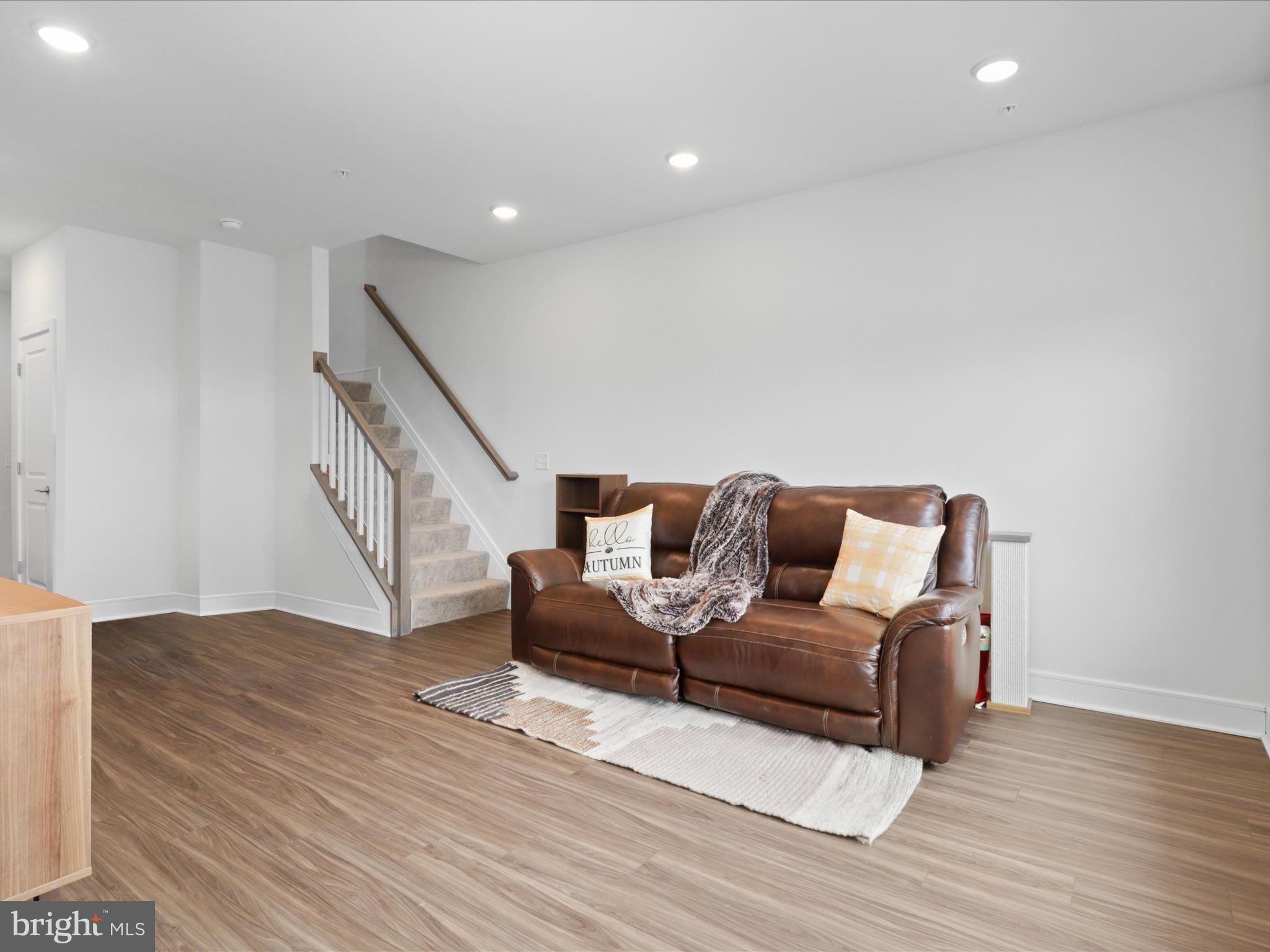 20789 Lamlash Terrace Ashburn, VA 20147 - Photo 6 of 46