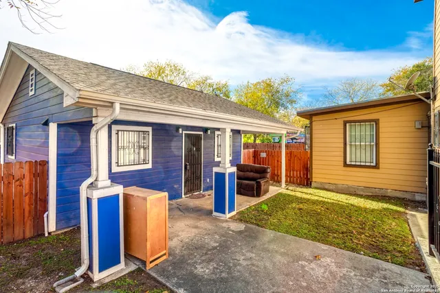 $1,125 | 236 East Dullnig Court, Unit 3, San Antonio, TX 78223