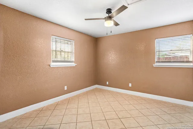 $1,125 | 236 East Dullnig Court, Unit 3, San Antonio, TX 78223
