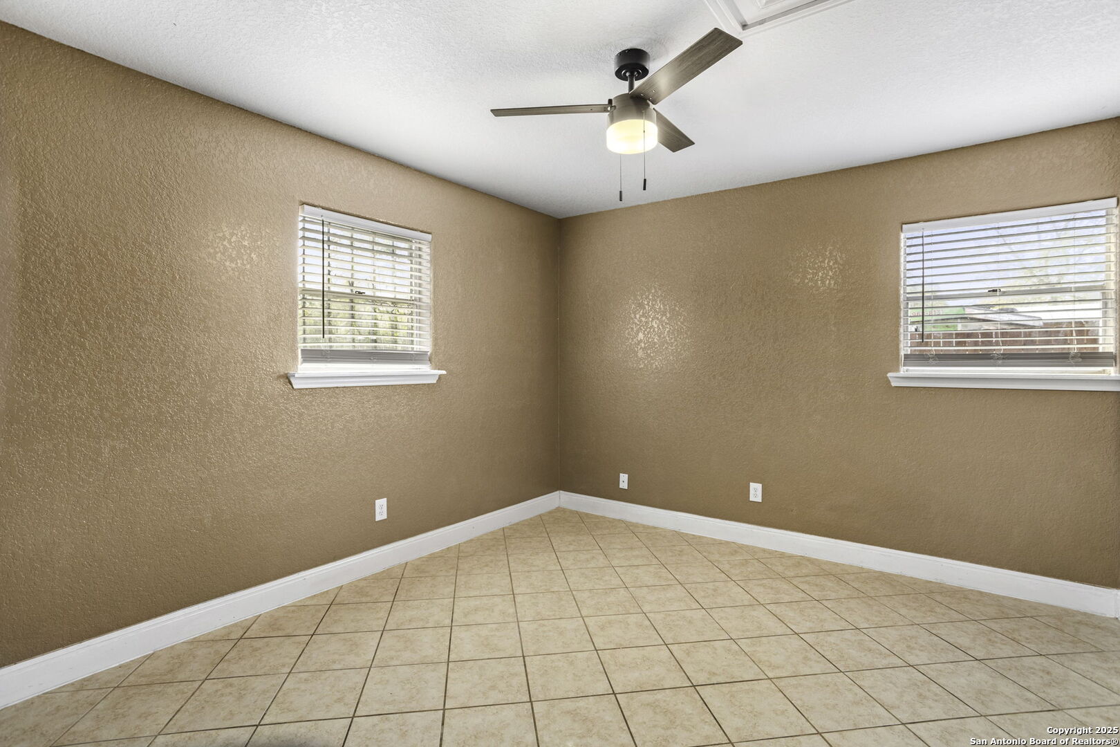 236 East Dullnig Court, Unit 3 San Antonio, TX 78223 - Photo 4 of 9
