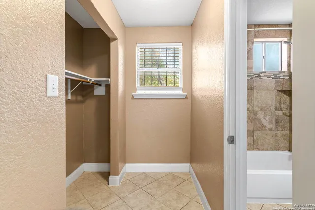 $1,125 | 236 East Dullnig Court, Unit 3, San Antonio, TX 78223