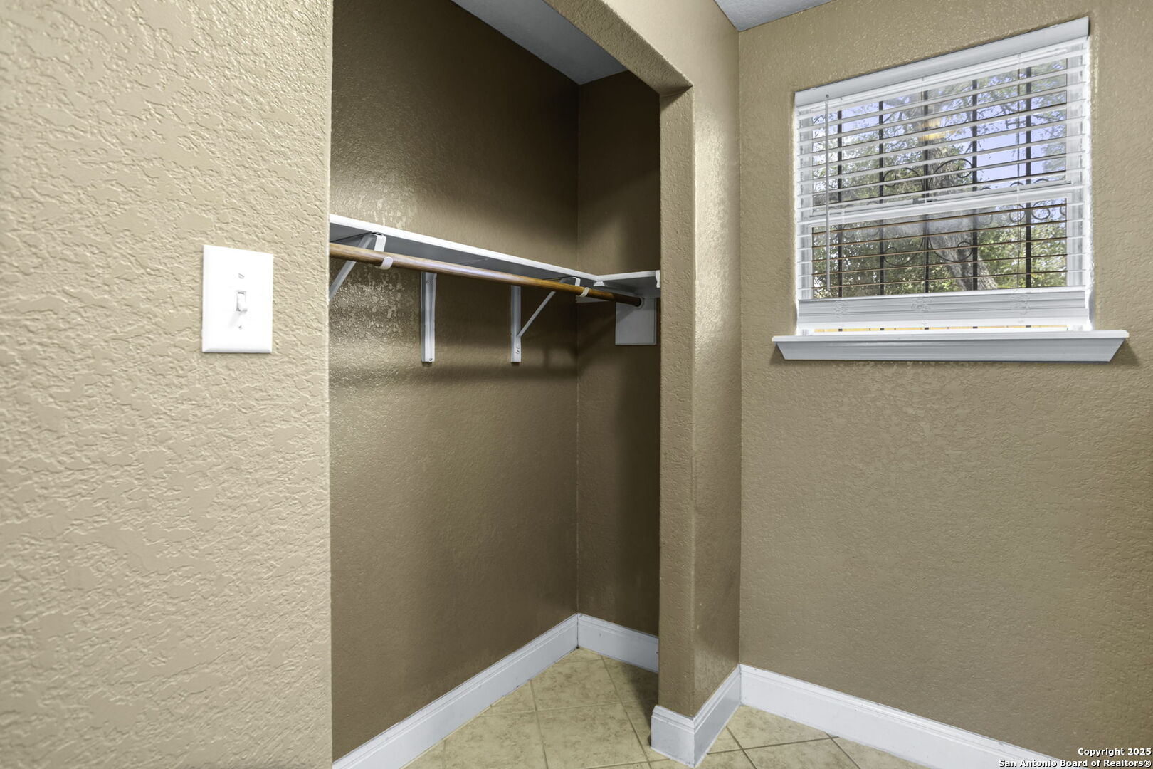 236 East Dullnig Court, Unit 3 San Antonio, TX 78223 - Photo 6 of 9