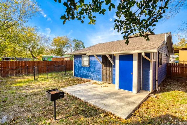 $1,125 | 236 East Dullnig Court, Unit 3, San Antonio, TX 78223