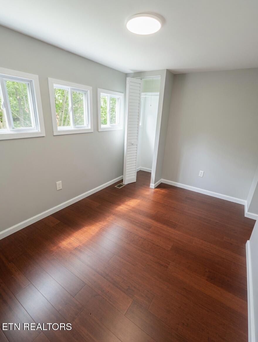 606 West Outer Drive Oak Ridge, TN 37830 - Photo 30 of 32 Bedroom 2