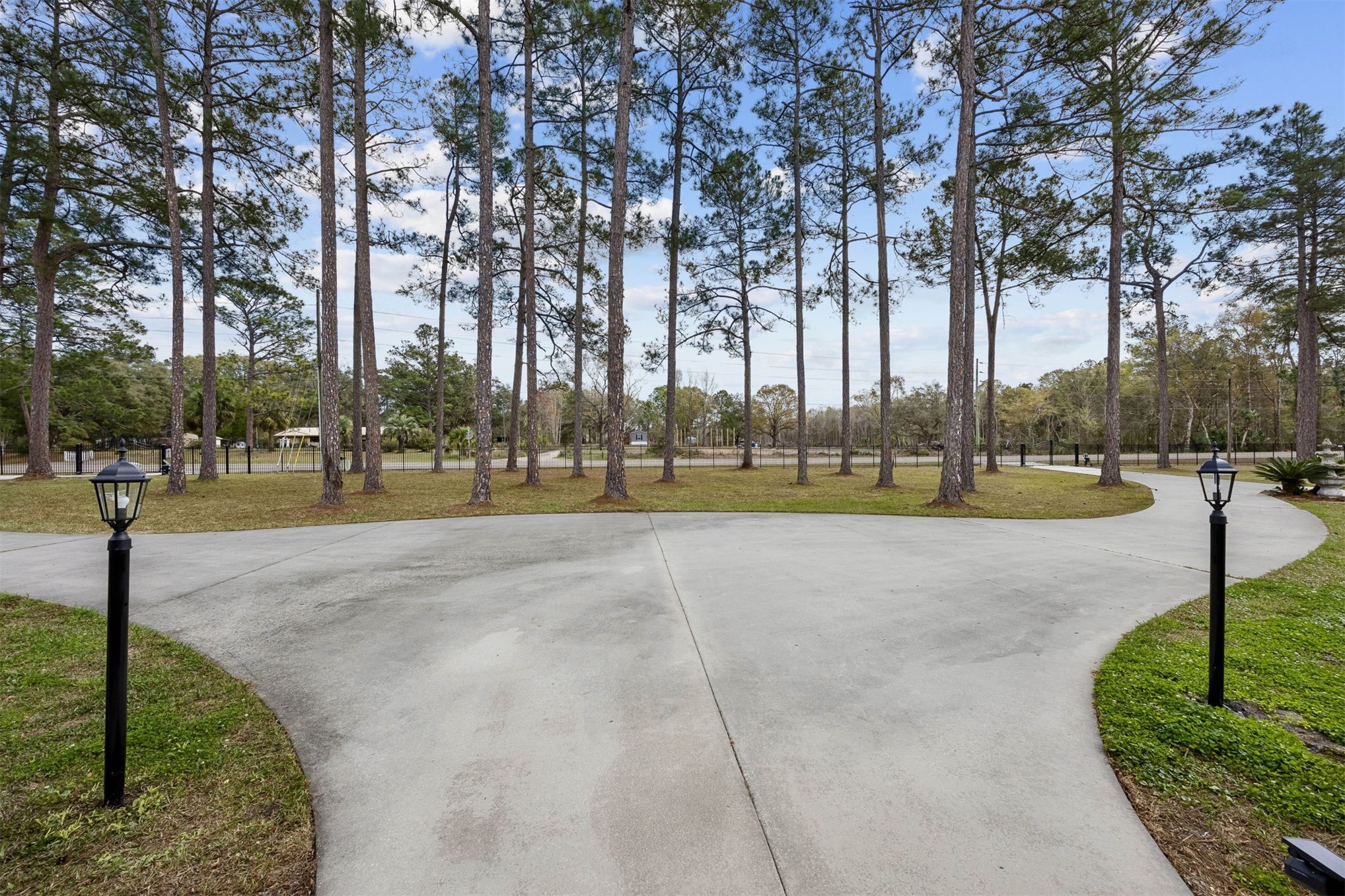 376488 Kings Ferry Road Hilliard, FL 32046 - Photo 13 of 73 a view of a park with tree s