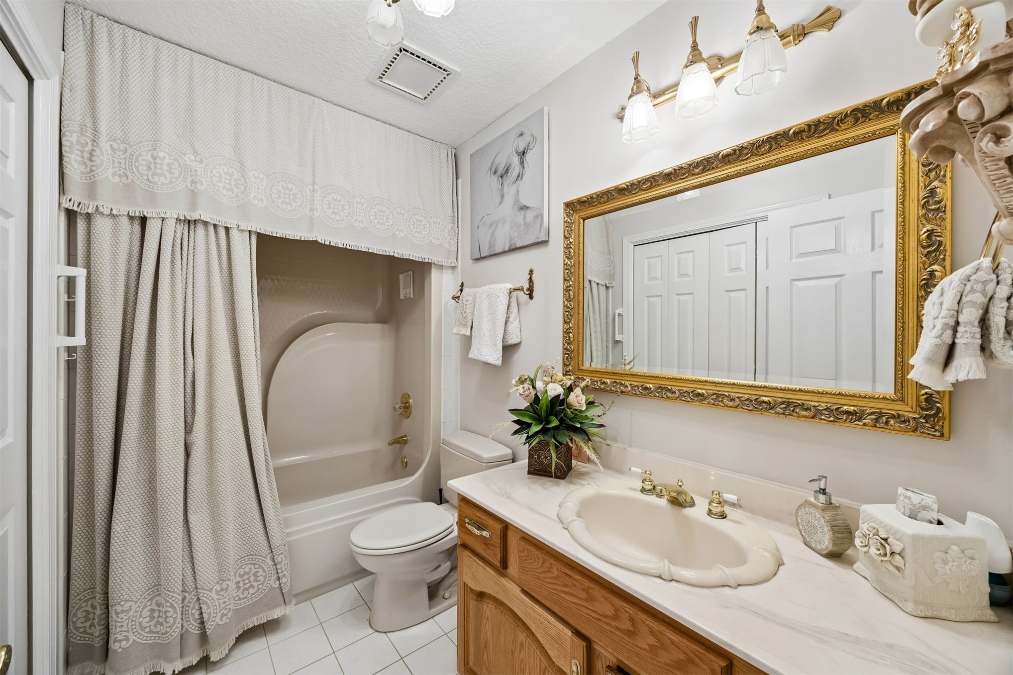 376488 Kings Ferry Road Hilliard, FL 32046 - Photo 37 of 73 a bathroom with a sink toilet and shower