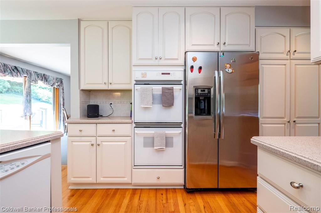 33669 York Ridge Street Farmington Hills, MI 48331 - Photo 13 of 46