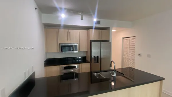$4,000 | 1111 Southwest 1st Avenue, Unit 2016N, Miami, FL 33130