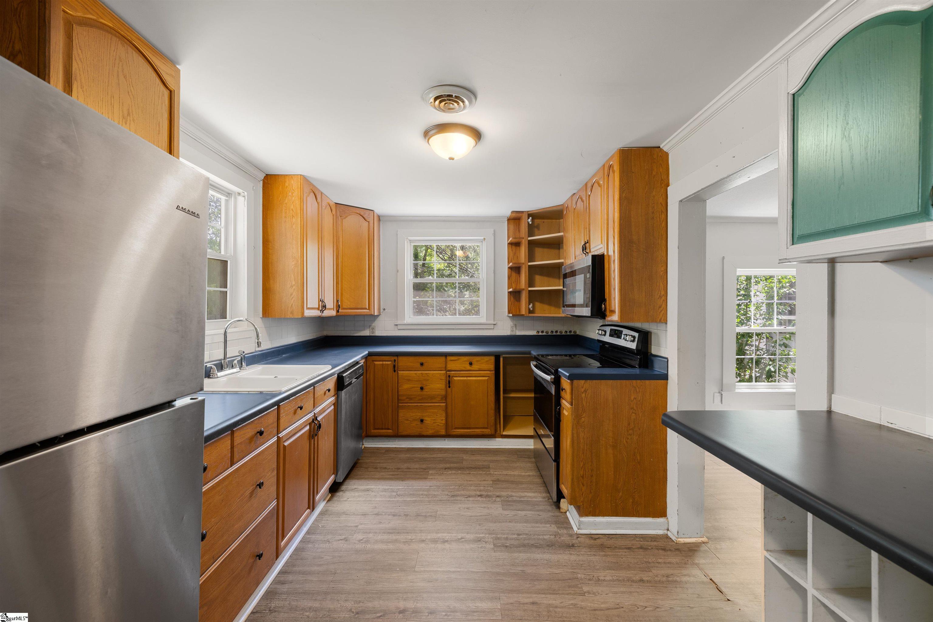 262 Rutledge Lake Road Greenville, SC 29617 - Photo 8 of 28 Gallery Image 8