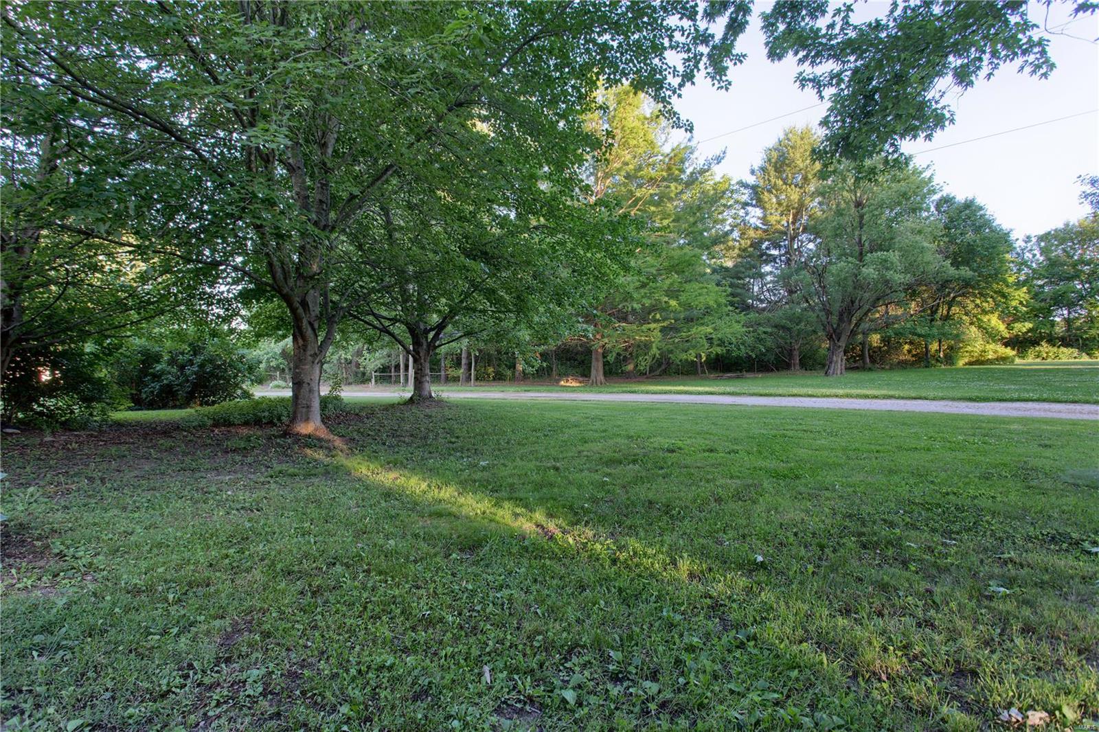 1800 Gilbreath Road Troy, IL 62294 - Photo 3 of 65 Gallery Image 3