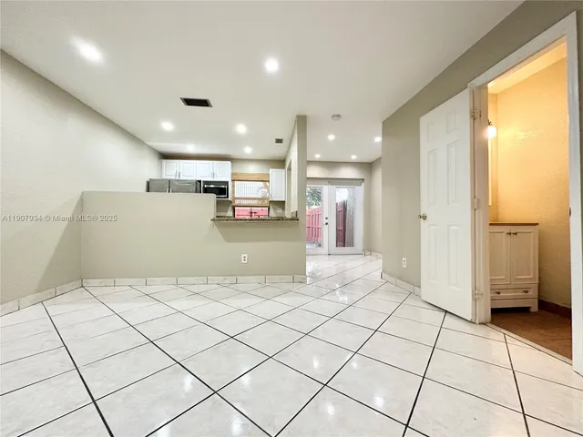 $2,250 | 10554 Northwest 3rd Street, Pembroke Pines, FL 33026