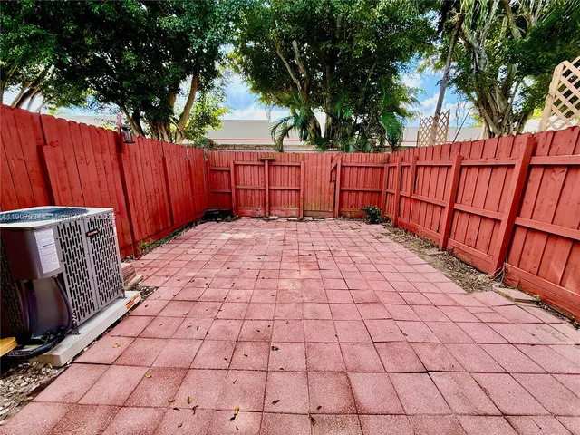 $2,250 | 10554 Northwest 3rd Street, Pembroke Pines, FL 33026