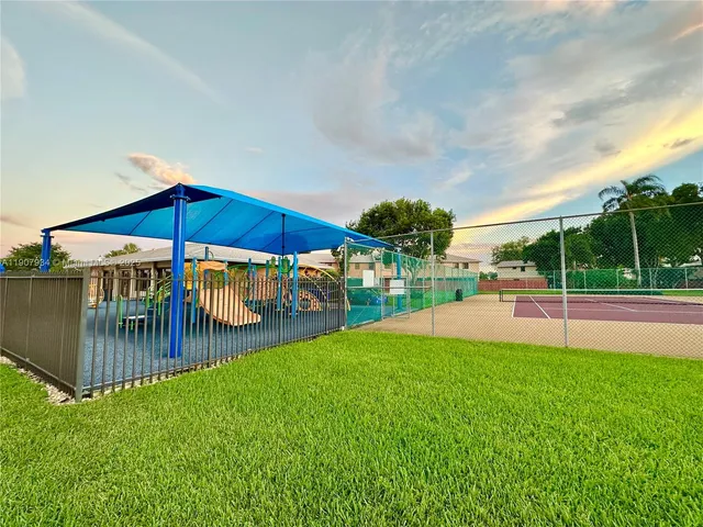 $2,250 | 10554 Northwest 3rd Street, Pembroke Pines, FL 33026