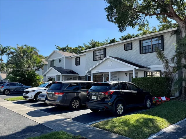 $2,250 | 10554 Northwest 3rd Street, Pembroke Pines, FL 33026