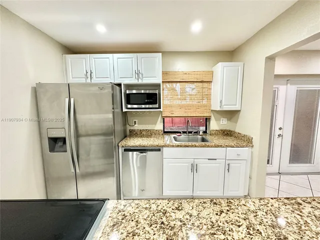 $2,250 | 10554 Northwest 3rd Street, Pembroke Pines, FL 33026